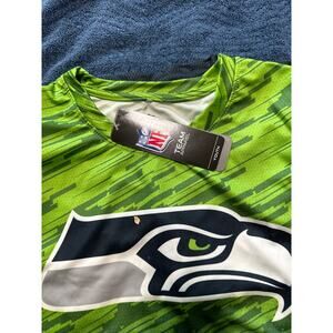 New  NFL Seattle Seahawks short sleeve tee Youth large 14/16 Lime green and blue